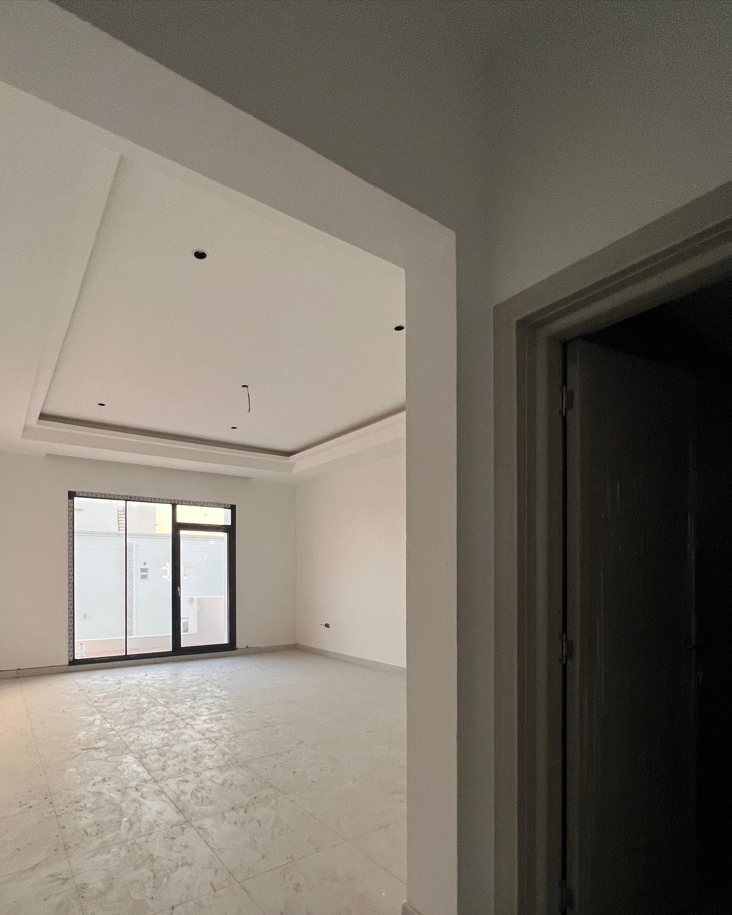 5 BR Villa in Al Mawaleh for Sale - photo 1