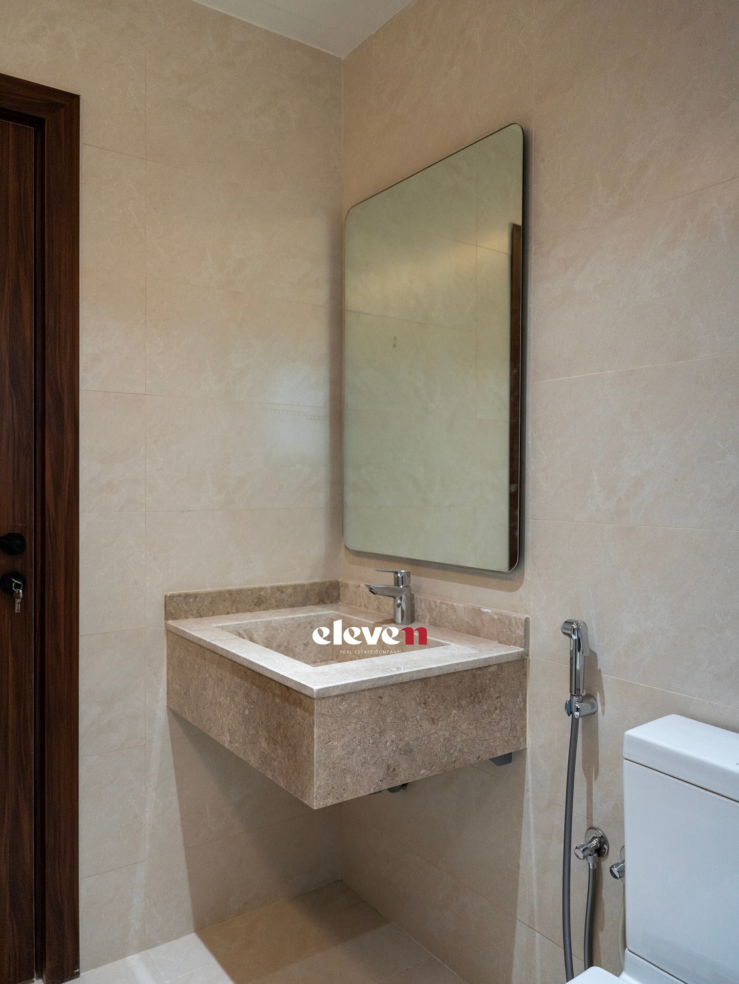 5 BR Villa in Sultan Haitham City for Sale - photo 3