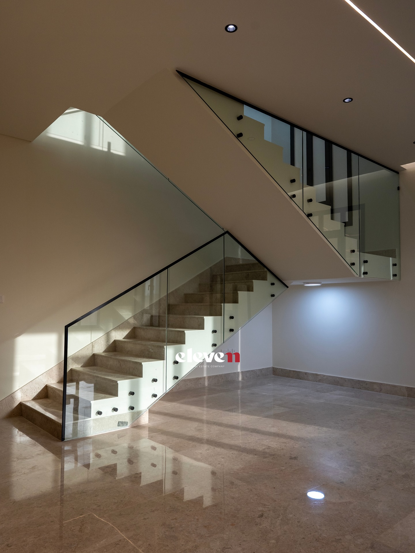 5 BR Villa in Sultan Haitham City for Sale - photo 5